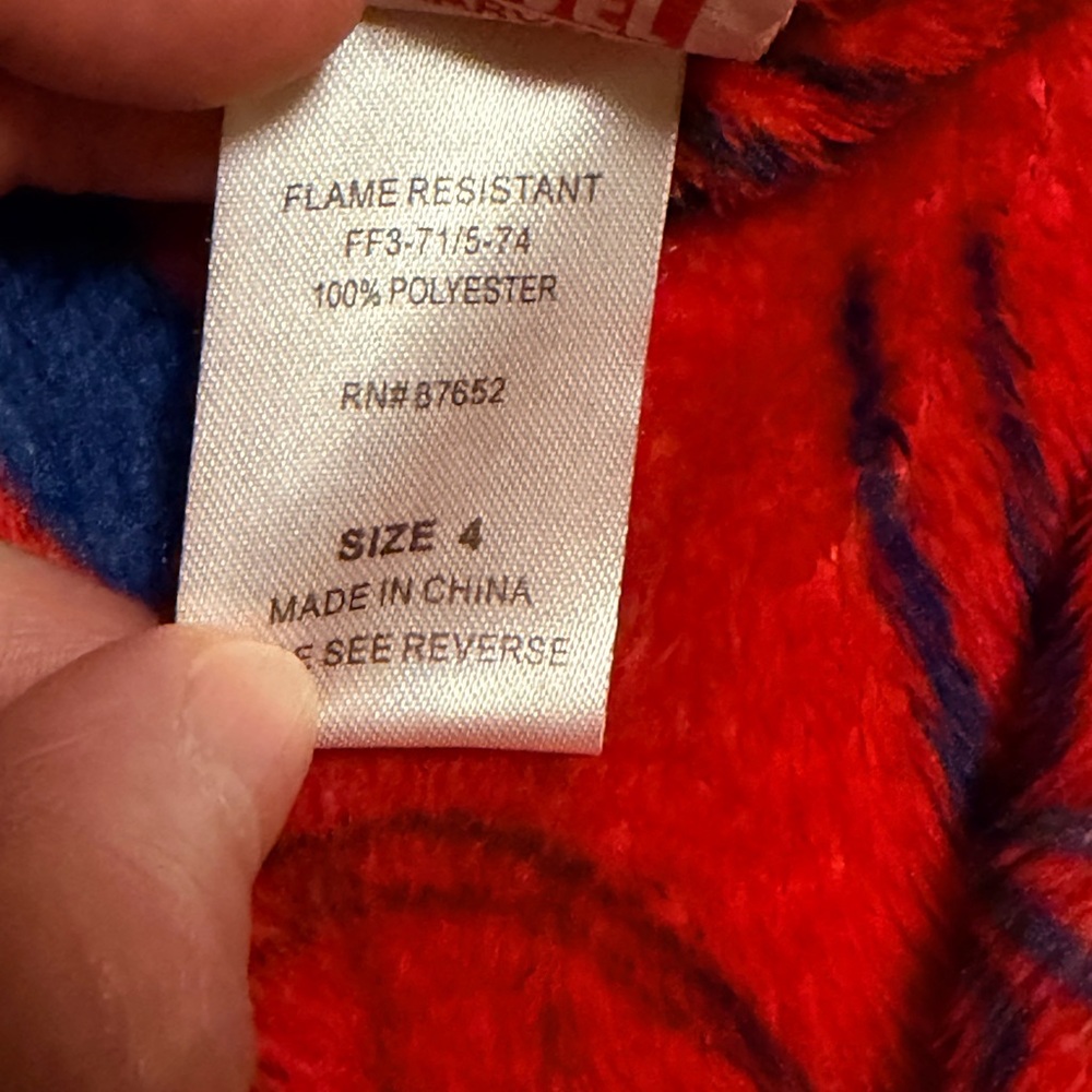 Size 4 Marvel Red Spider-Man Kids Robe - Picture 3 of 5